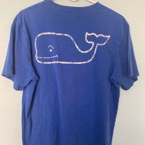 Can’t beat a classic! Vineyard Vines Size S tee